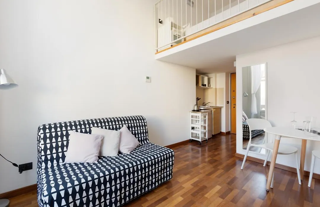 Guesthost - Central Studio Apts Milano-Corso Magenta-1