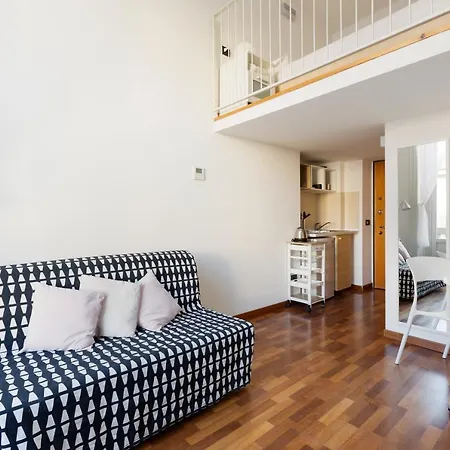 Guesthost - Central Studio Apts Milano-Corso Magenta-2