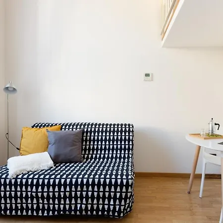 Guesthost - Central Studio Apts Milano-Corso Magenta-2